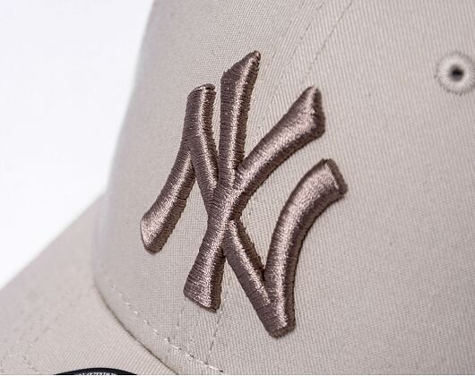 Kšiltovka New Era 9FORTY MLB League Essential New York Yankees - Stone / Ash Brown