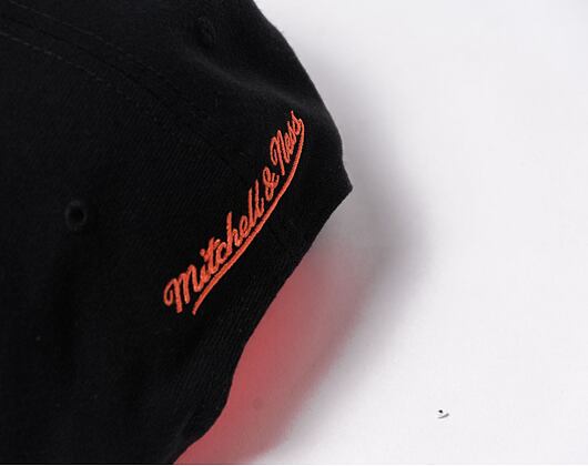 Kšiltovka Mitchell & Ness NBA Core Vi Snapback Chicago Bulls Black