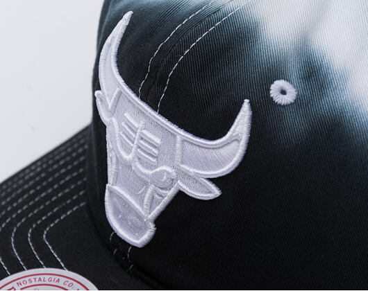 Kšiltovka Mitchell & Ness - Dip Dye Pro Snapback - Chicago Bulls - Black