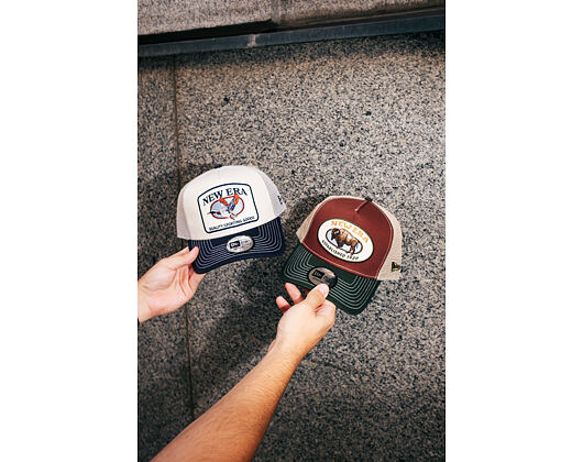 Kšiltovka New Era - Animal Oval Patch 9FORTY Trucker - Navy / Cream