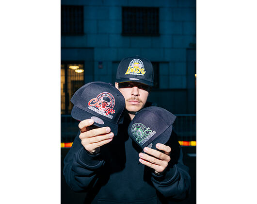 Kšiltovka Mitchell & Ness - NBA Inaugural Team Pro Crown - Chicago Bulls - Black