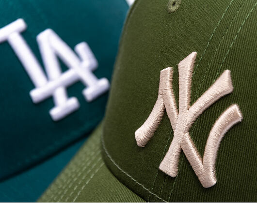 Kšiltovka New Era - MLB Essential 9FORTY - NY Yankees - Rifle Green / Stone