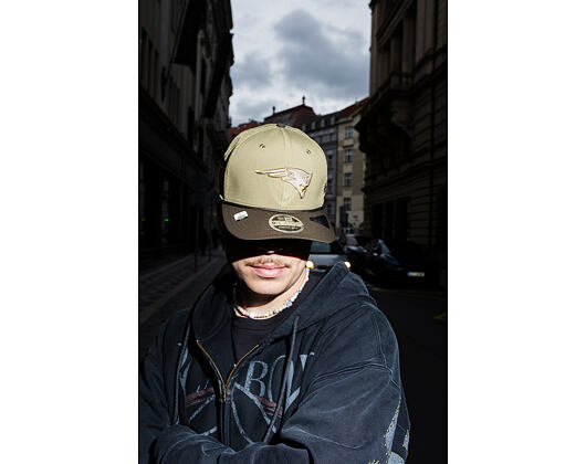 Kšiltovka New Era - NFL25 "Salute to Service" - 9SEVENTY Stretch-Snap - New England Patriots