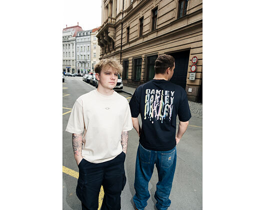 Triko Oakley - Stacked Metal Tee - Blackout