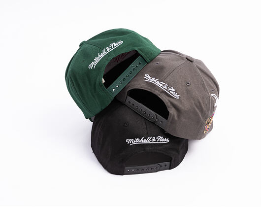Kšiltovka Mitchell & Ness  - NBA Born To Win - Pro Pinch Snapback - Chicago Bulls - Black