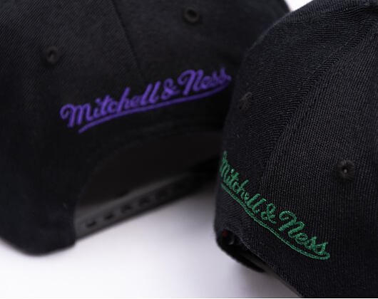 Kšiltovka Mitchell & Ness  - NBA Classic Red Snapback Custom Patch - Milwaukee Bucks - Black