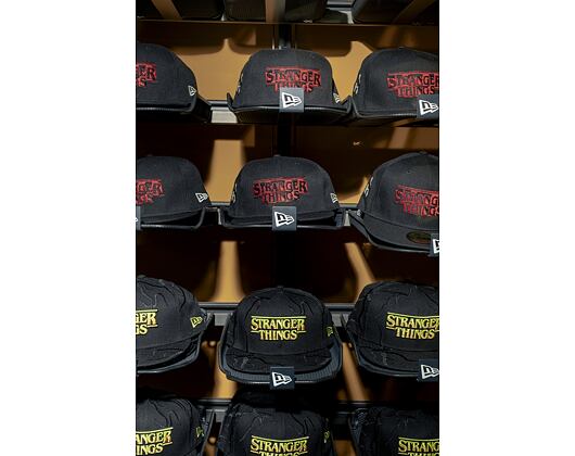 Kšiltovka New Era - All Over Vines 59FIFTY - Stranger Things - Black