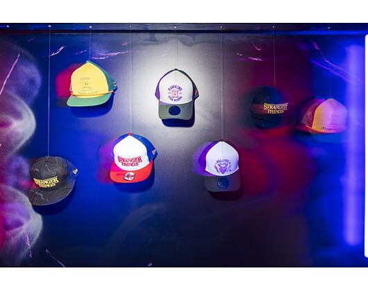 Kšiltovka New Era - Camp Know Where 19TWENTY - Stranger Things - Green