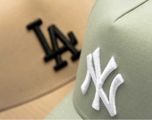 Kšiltovka New Era - MLB Essential 9FORTY A-Frame - NY Yankees - Pastel Green / White