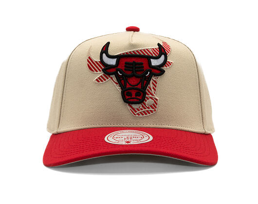 Kšiltovka Mitchell & Ness - Off Tilted - NBA - Chicago Bulls - Off White