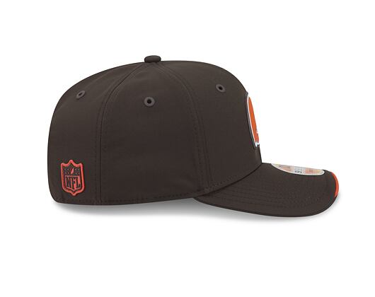 Kšiltovka New Era - NFL 2026 Sideline 9SEVENTY Stretch-Snap - Cleveland Browns - Team Color