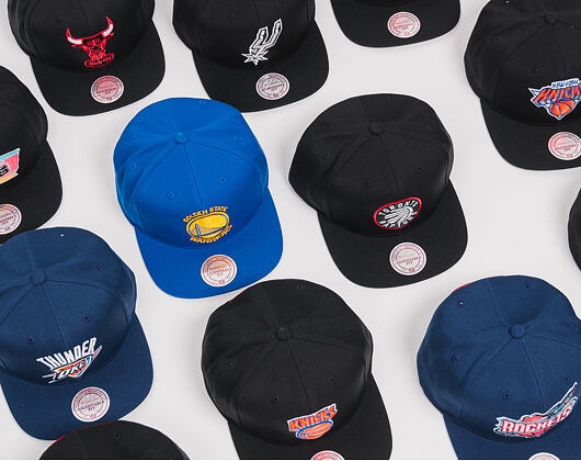Kšiltovka Mitchell & Ness Solid Team Colour Classic Logo Golden State Warriors Snapback
