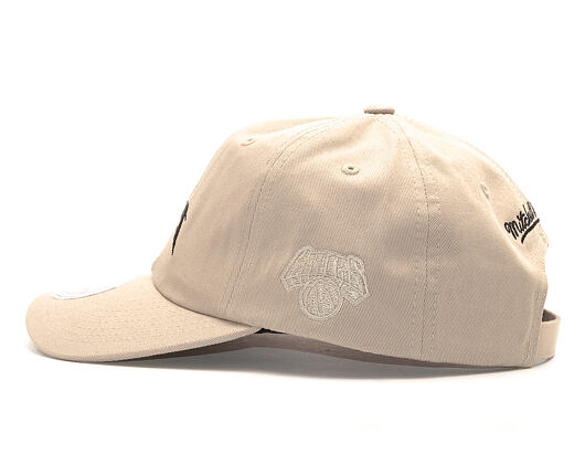 Kšiltovka Mitchell & Ness Rock Font Dad Hat New York Knicks Khaki Strapback