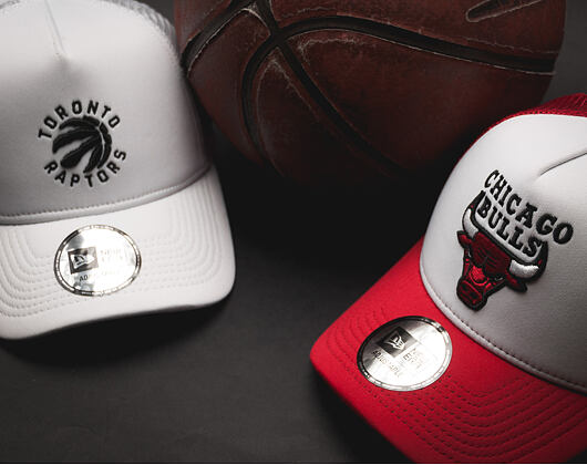 Kšiltovka New Era Classic Foam Chicago Bulls 9FORTY TRUCKER White/Official Team Colors Snapback