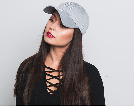 Dámská Kšiltovka New Era Jersey Essential New York Yankees 9FORTY Gray/Gray Strapback