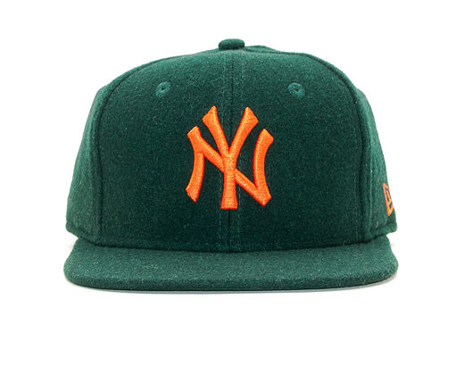 Kšiltovka New Era 9FIFTY New York Yankees Original Fit Winter Utility Melton Dark Green/Orange Snapb