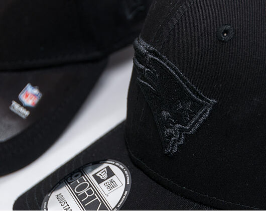 Kšiltovka New Era 9FORTY New England Patriots Black/Black Snapback