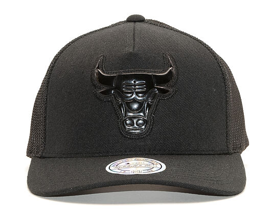 Kšiltovka Mitchell & Ness Chicago Bulls 307 Zig Zag Trucker Black Snapback