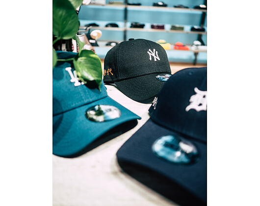Kšiltovka New Era 9FORTY New York Yankees Tour Black/Rust Orange/White