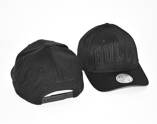Kšiltovka Mitchell & Ness Chicago Bulls 826 Team Tonal Black