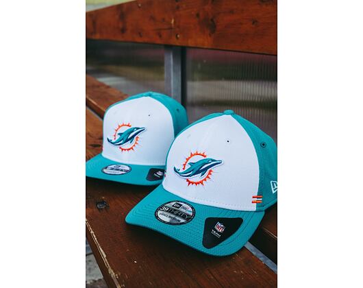 Kšiltovka New Era 39THIRTY NFL20 Sideline Home Miami Dolphins Stretch Fit Team Color