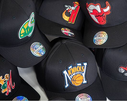 Kšiltovka Mitchell & Ness INTL839 New York Knicks Letterman 110 Snapback