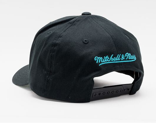 Kšiltovka MItchell & Ness Charlotte Hornets 537 Team Logo High Crown Black