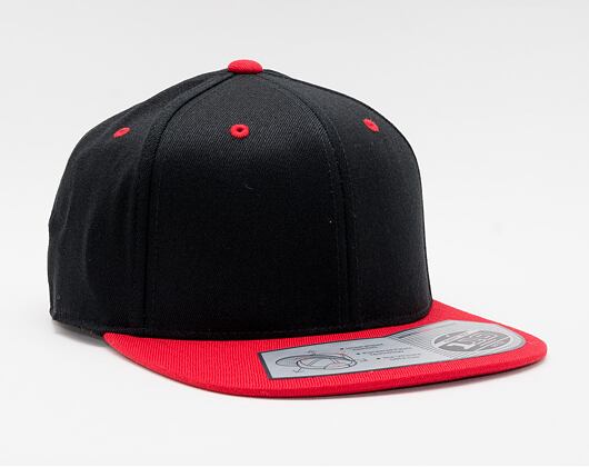 Kšiltovka Yupoong 110 Fitted Snapback Black / Red