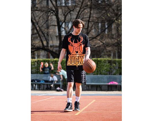 Triko Mitchell & Ness Milwaukee Bucks Flames Tee SSTEBW19142 Black
