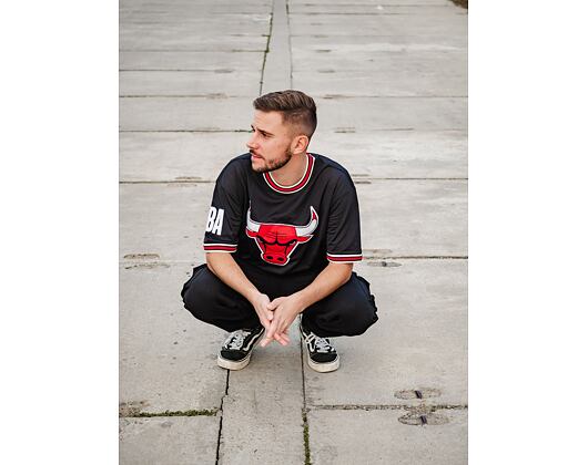 Triko New Era NBA Oversized Applique Tee Chicago Bulls Black