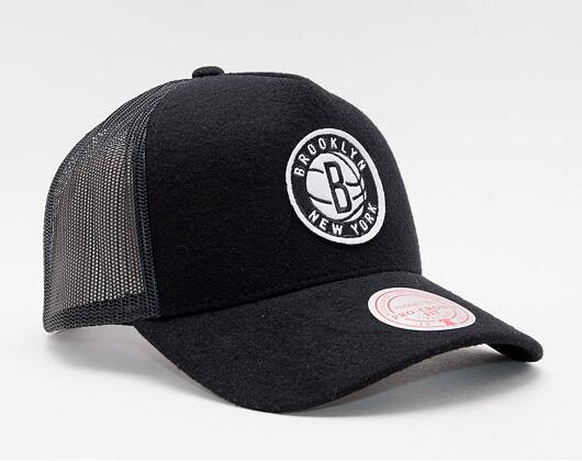 Kšiltovka Mitchell & Ness Brooklyn Nets Winter Trucker Black