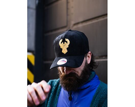 Kšiltovka Mitchell & Ness Milwaukee Bucks Black & Gold Suede Redline Stretch Snapback Black