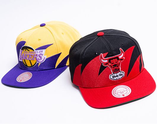 Kšiltovka Mitchell & Ness Sharktooth Snapback HWC Chicago Bulls Black / Red
