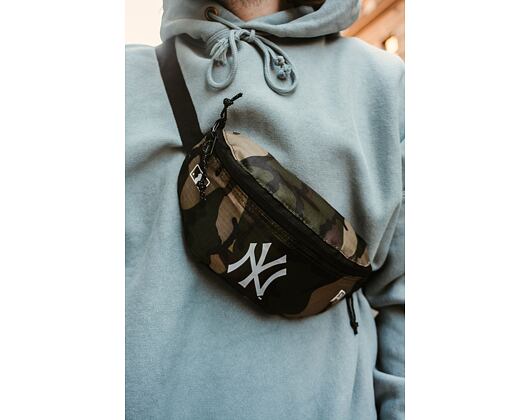 Ledvinka New Era Mini Waist Bag New York Yankees Woodland Camo
