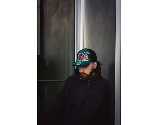 Kšiltovka Mitchell & Ness Hyper Trucker Snapback HWC Boston Celtics Black