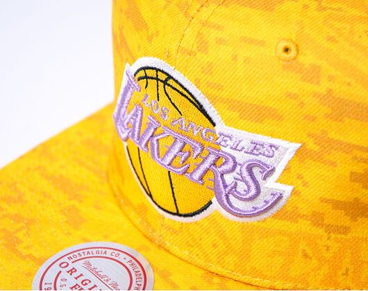 Kšiltovka Mitchell & Ness Team Digi Camo Snapback Hwc Los Angeles Lakers Yellow