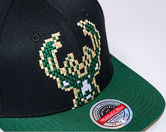 Kšiltovka Mitchell & Ness 8 Bit XL Classic Red Milwaukee Bucks Black