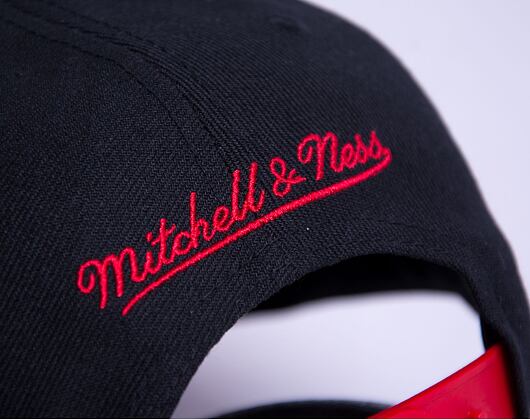 Kšiltovka Mitchell & Ness 8 BIT XL SNAPBACK HOUSTON ROCKETS Black