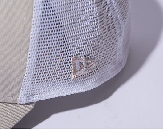 Kšiltovka New Era 9FORTY Seasonal Trucker Redbull F1 Stone Grey / White