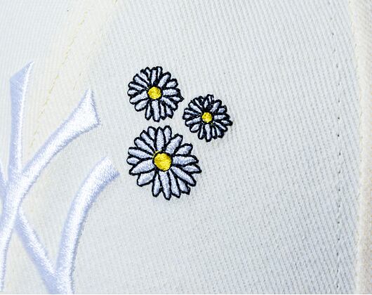 Dámská kšiltovka New Era 9FORTY Womens MLB Denim Daisy New York Yankees Stone / Optic White