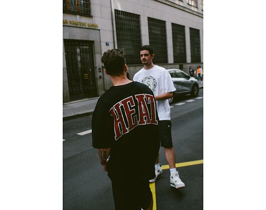 Triko New Era NBA Infill Logo Oversized Tee Miami Heat Black / Scarlet