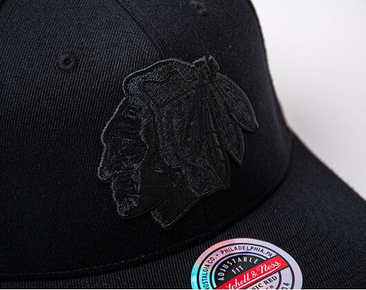 Kšiltovka Mitchell & Ness NHL Blk/Blk Logo Classic Red Blackhawks Black