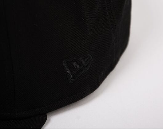Kšiltovka New Era 9FIFTY NFL Black on Black Las Vegas Raiders Snapback