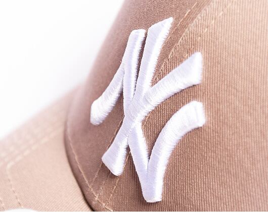 Dámská Kšiltovka New Era 9FORTY Womens MLB League Essential New York Yankees Pastel Brown / Chrome W