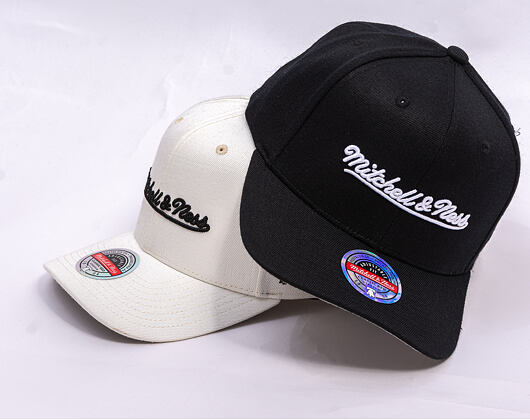 Kšiltovka Mitchell & Ness - Branded Script Stretch  - Black