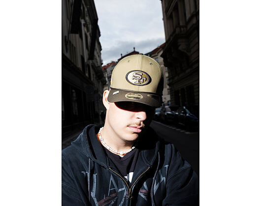 Kšiltovka New Era - NFL25 "Salute to Service" - 9SEVENTY Stretch-Snap - San Francisco 49ers