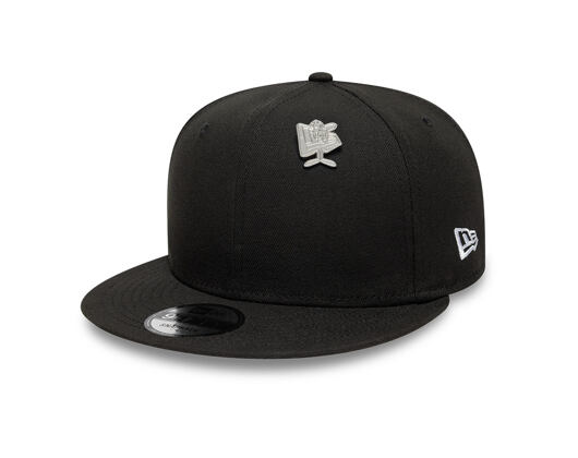 Připínáček New Era - Branded Cap Pin Flag - Silver