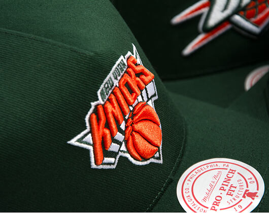 Kšiltovka Mitchell & Ness - NBA - Emerald Slam - New York Knicks - Green/Orange