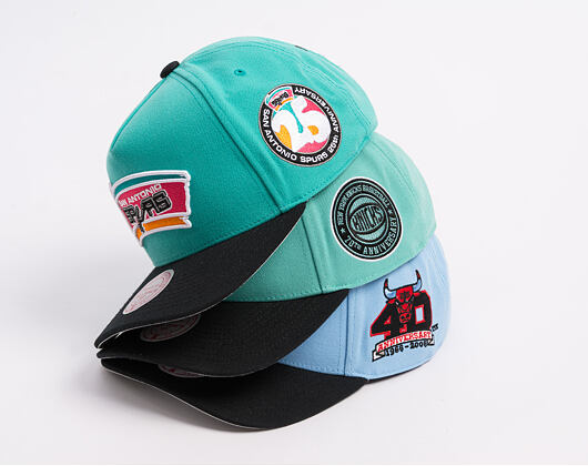 Kšiltovka Mitchell & Ness - In The City - NBA - Chicago Bulls - Light Blue