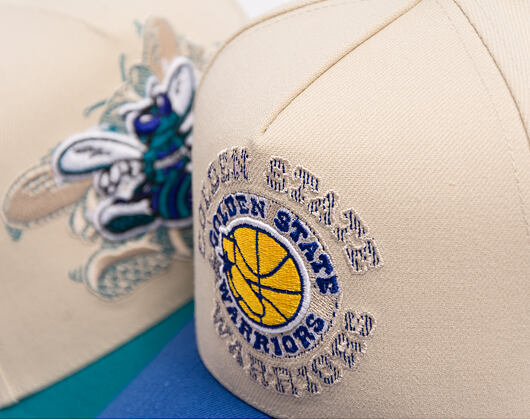 Kšiltovka Mitchell & Ness - Off Tilted Hwc - NBA - Golden State Warriors - Off White